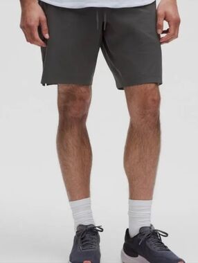 lululemon athletica Zeroed In Linerless Mens Graphite Gray Shorts, XS